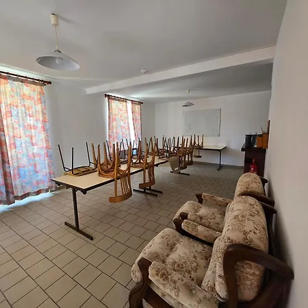 Du Relais Hostal *
