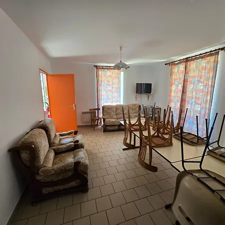 Du Relais Hostal *